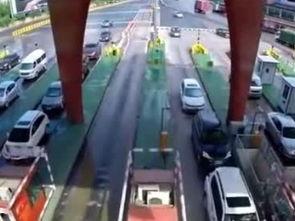 国产豪车上路视频,惊艳亮相！